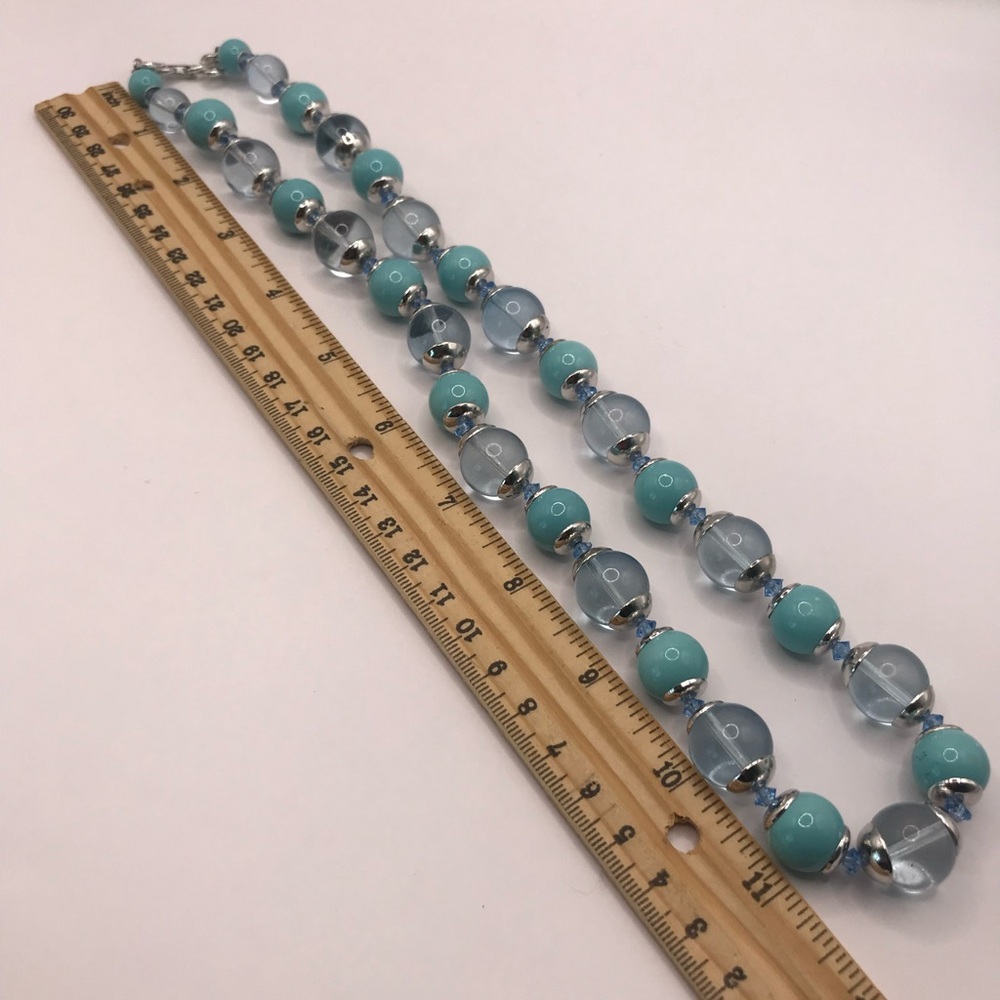Clear and Faux Turquoise Chunky Acrylic Beaded Necklace - Picture 5 of 7